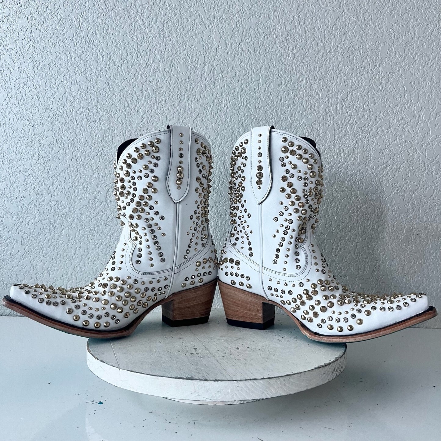 Lane DOLLY Womens Cowboy Bootie 9 White Gold Western Cowgirl Short Ankle Boots