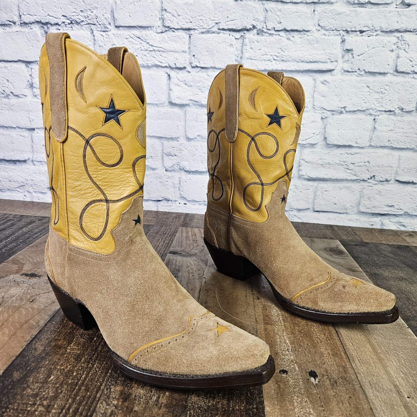 Women’s Liberty Boot Co Suede Moon Stars Boots Snip Toe Roper Size 10 B