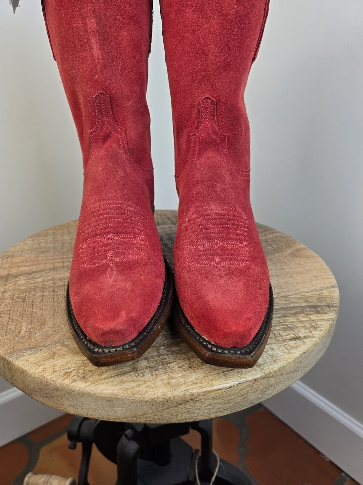 LUCCHESE WOMEN'S SZ 7 RED SUEDE SNIP TOE COWGIRL BOOTS MADE IN USA