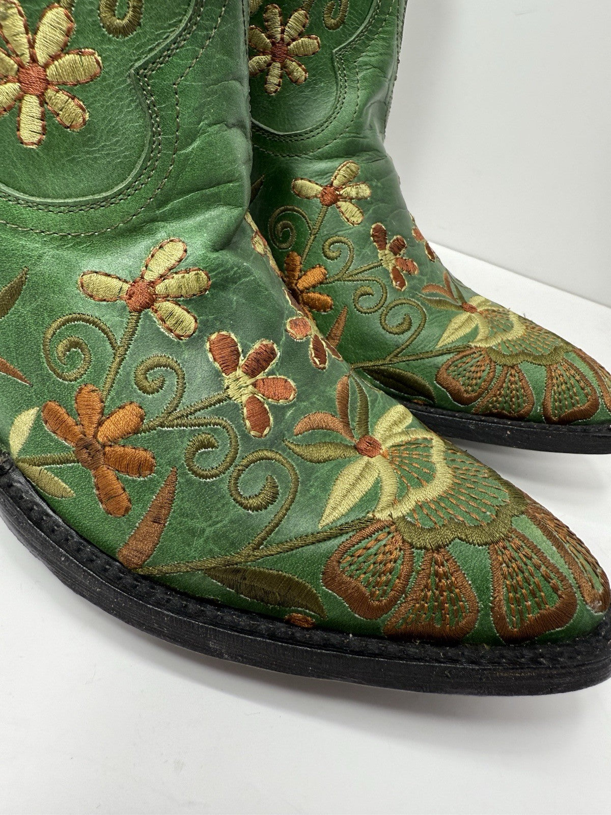 Old Gringo Women’s Dilettante Green Floral Boots Embroidered 6” Shaft Size 8