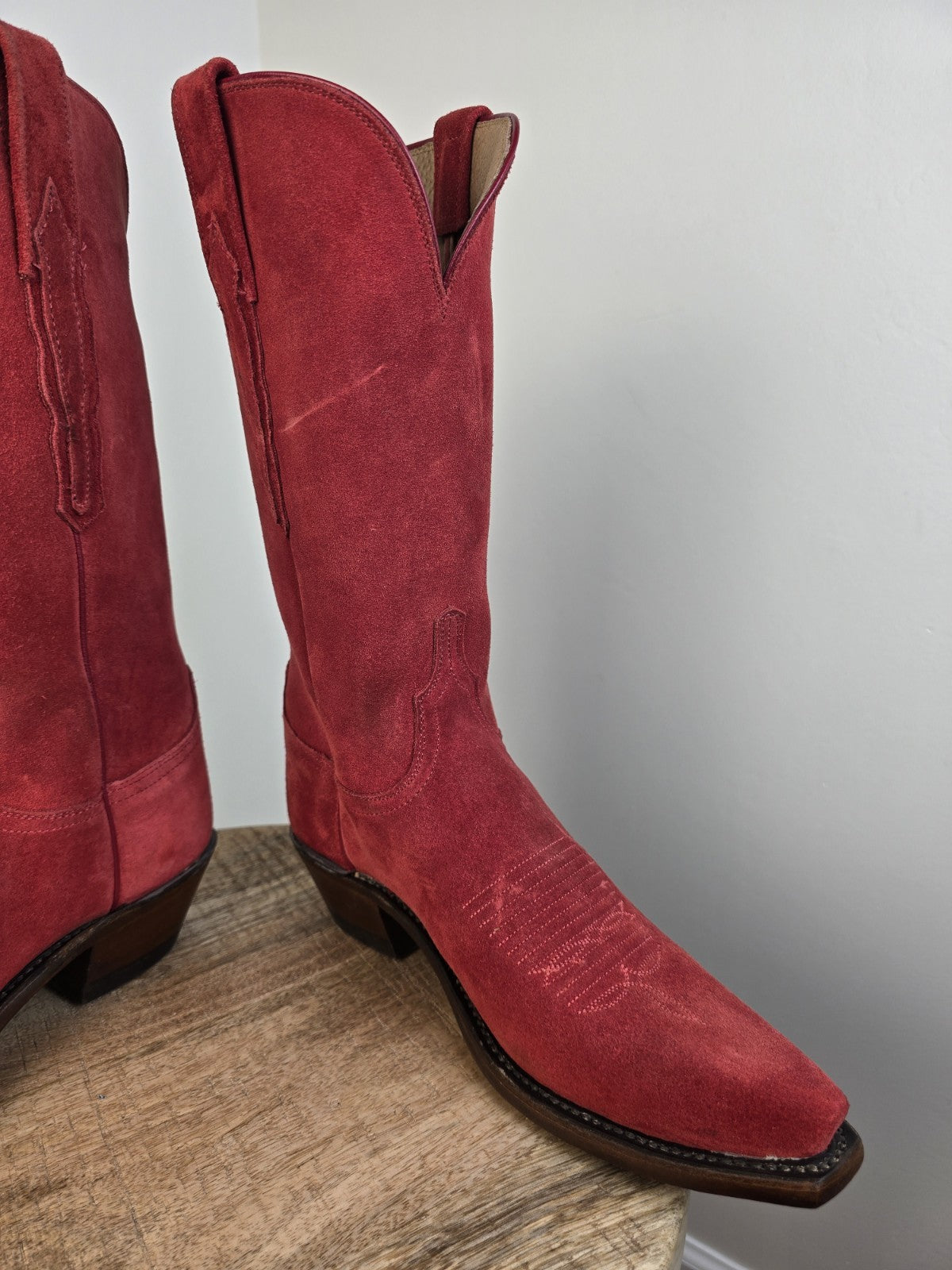 LUCCHESE WOMEN'S SZ 7 RED SUEDE SNIP TOE COWGIRL BOOTS MADE IN USA