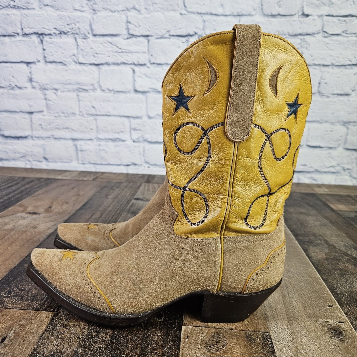 Women’s Liberty Boot Co Suede Moon Stars Boots Snip Toe Roper Size 10 B