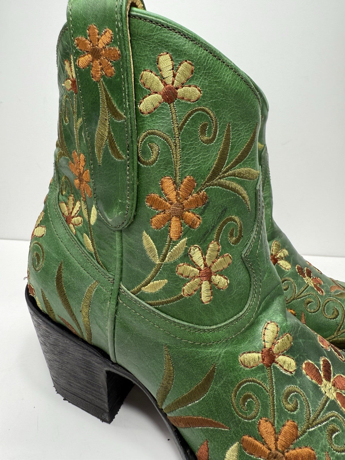 Old Gringo Women’s Dilettante Green Floral Boots Embroidered 6” Shaft Size 8